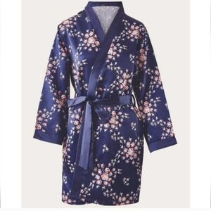 Morgan Lane Fab For Fun Navy Blue Satiny Floral Robe Size Small/ Medium
